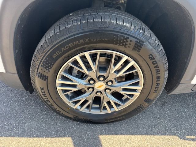 Used 2025 Chevrolet Traverse LT AWD/4WD image 10