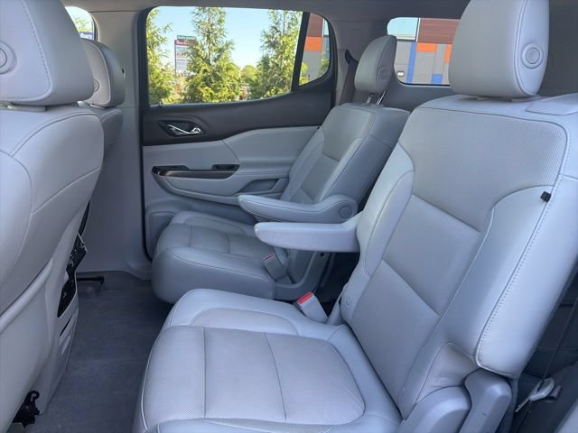 Used 2018 GMC Acadia SLT w/ LPO, Floor Liner Package AWD/4WD image 14