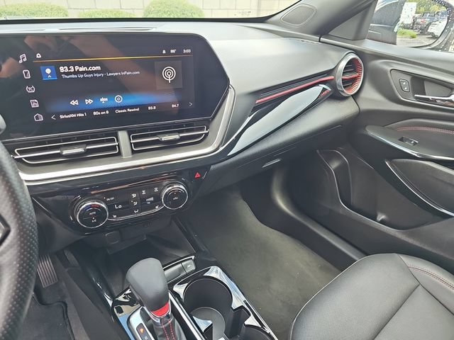 Used 2024 Chevrolet Trax RS w/ Sunroof Package FWD image 23