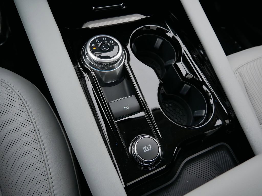 Certified 2025 Ford Explorer Platinum w/ Ultimate Package image 25