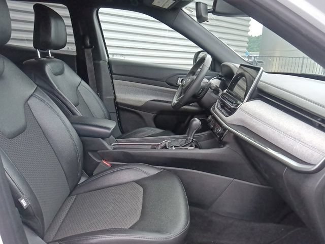 Used 2024 Jeep Compass Latitude AWD/4WD image 30