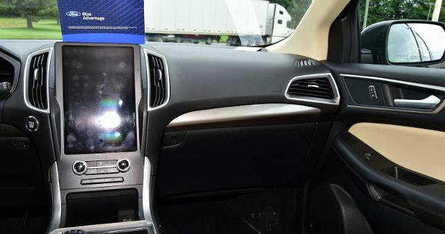 Certified 2024 Ford Edge SEL w/ Convenience Package AWD/4WD image 18
