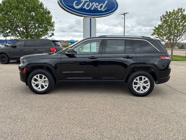 Used 2023 Jeep Grand Cherokee Limited AWD/4WD image 5
