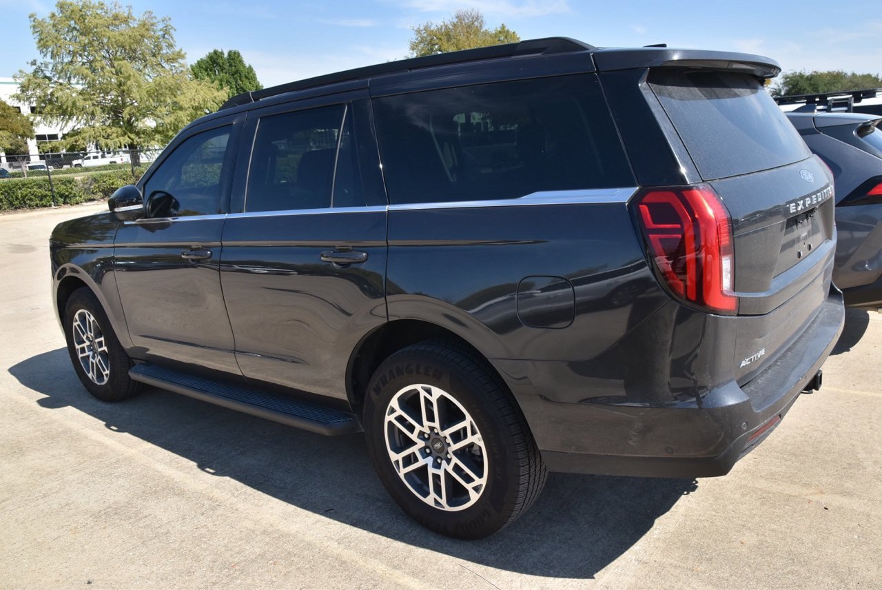 Certified 2025 Ford Expedition Active RWD image 7
