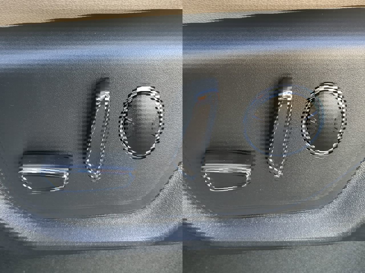 Certified 2023 Ford Expedition Limited image 30