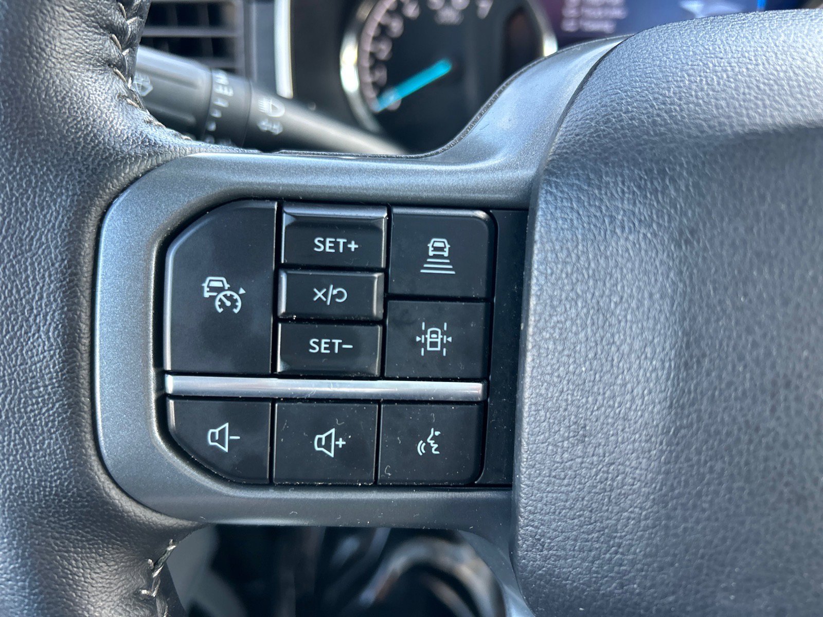 Certified 2022 Ford F150 XLT w/ Equipment Group 302A High image 24