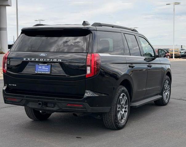 Certified 2025 Ford Expedition Active AWD/4WD image 5