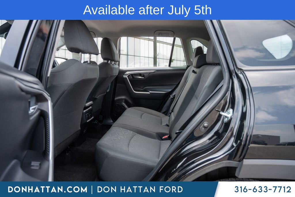 Used 2024 Toyota RAV4 XLE FWD image 23