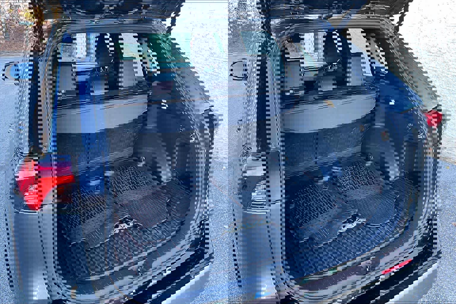 Used 2022 Toyota RAV4 XSE image 32