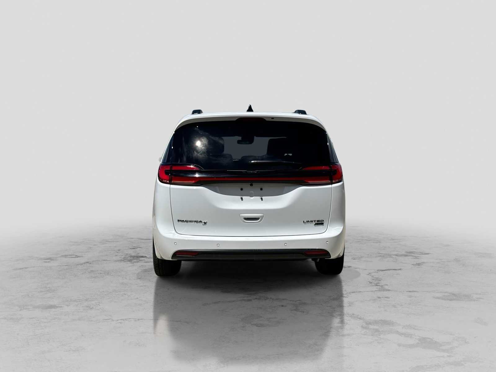 Used 2026 Chrysler Pacifica Limited w/ S Appearance Package AWD/4WD image 5