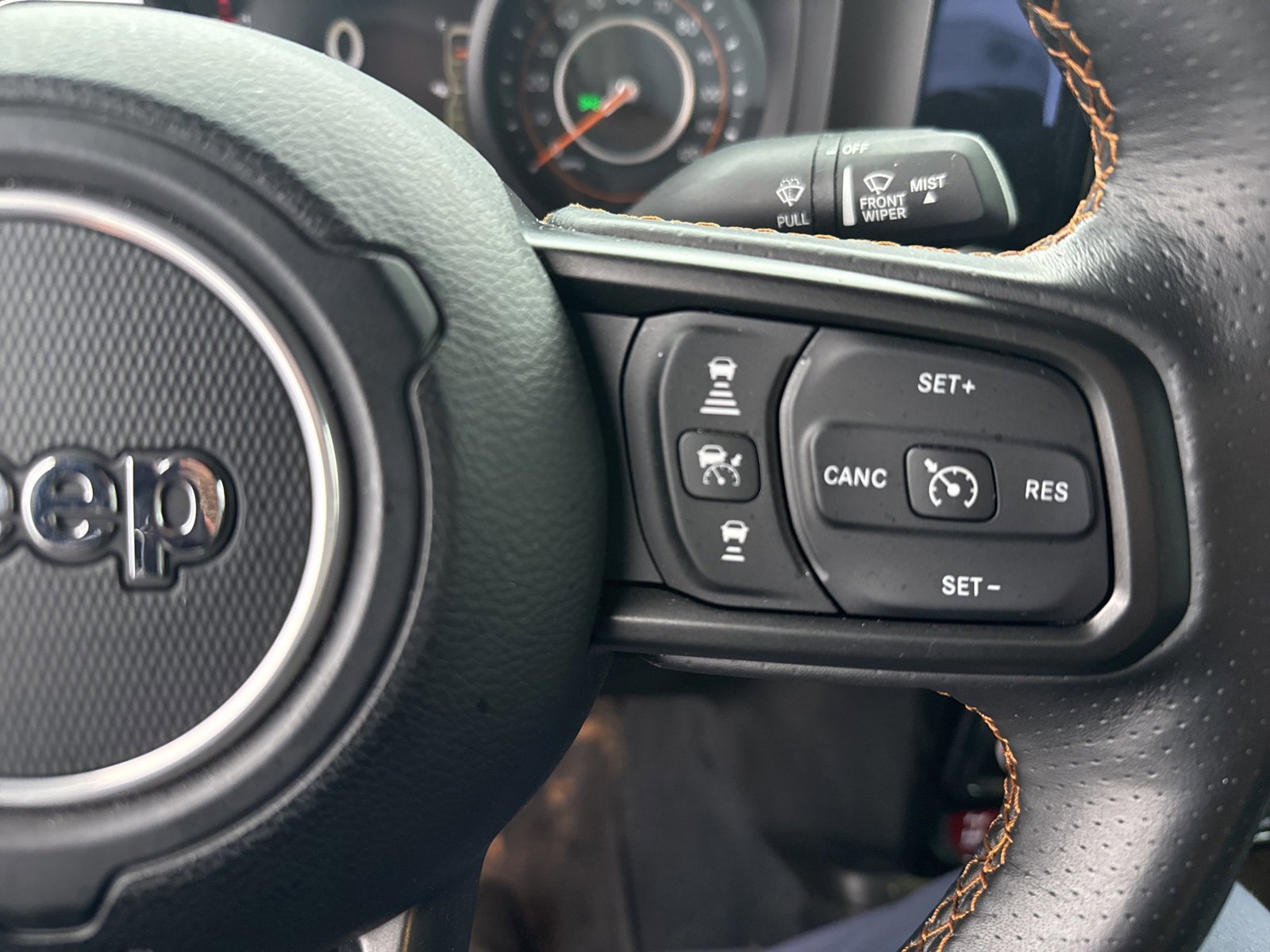 Used 2024 Jeep Gladiator Mojave w/ Safety Group image 27