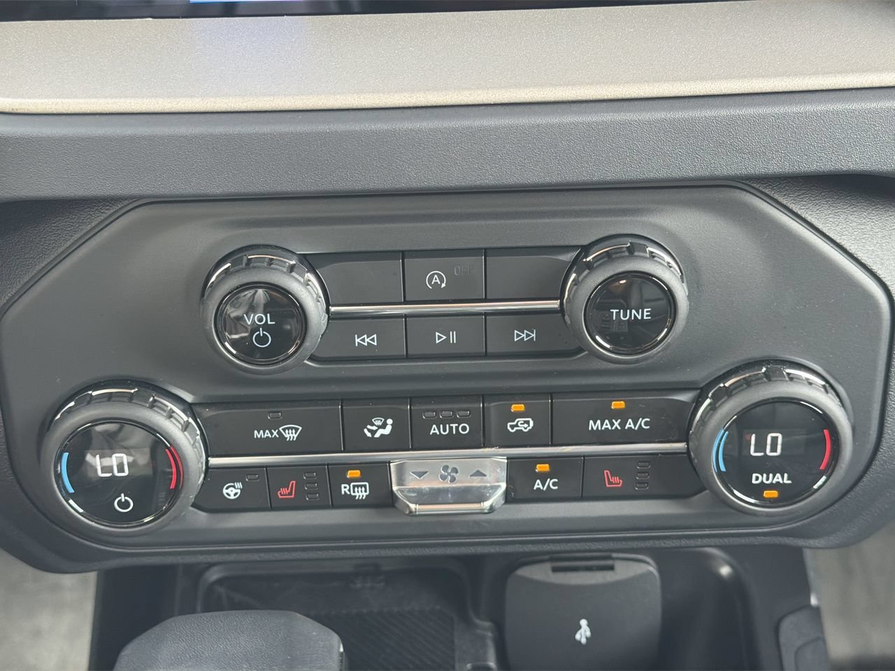 Certified 2025 Ford Bronco Outer Banks AWD/4WD image 22