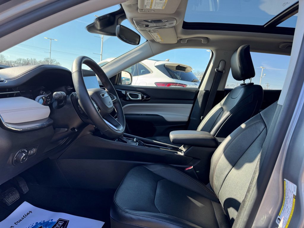 Used 2022 Jeep Compass Limited w/ Sun and Sound Group image 26