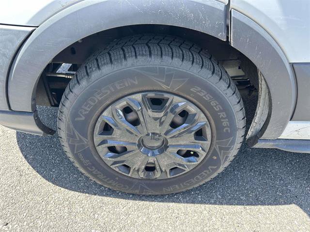 Certified 2018 Ford Transit 350 XLT RWD image 33