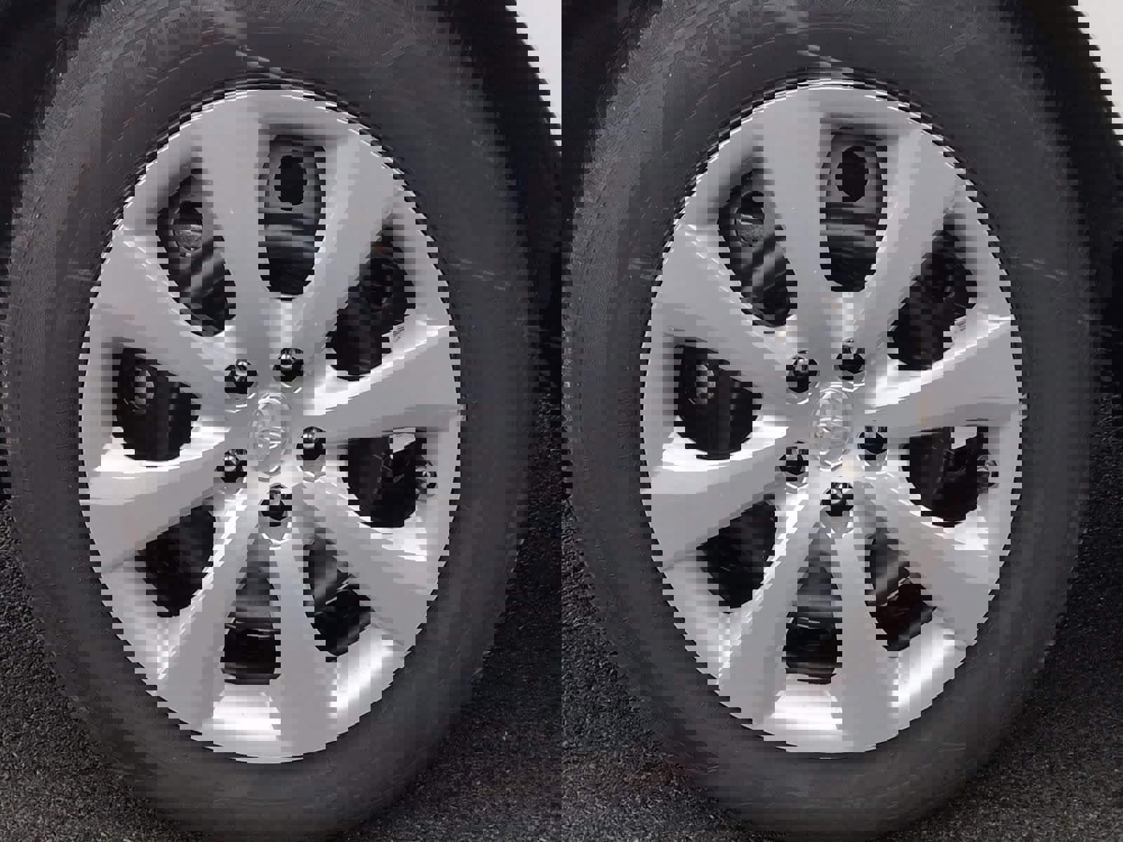 Used 2023 Toyota Corolla LE image 14