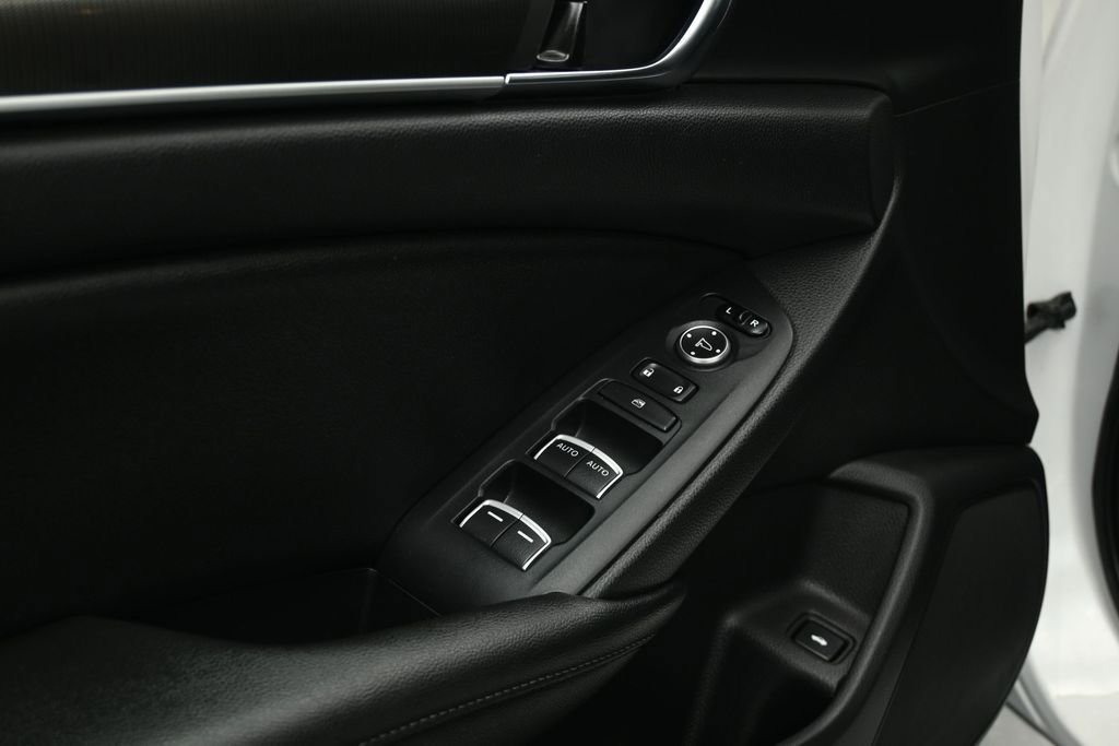 Used 2020 Honda Accord Sport image 9