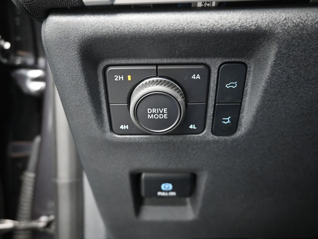 Certified 2025 Ford Expedition Active image 41