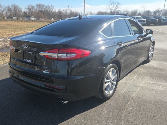 Certified 2020 Ford Fusion SE image 4