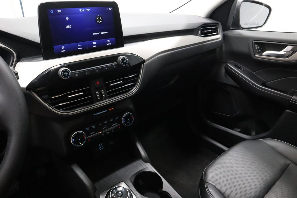 Certified 2022 Ford Escape SEL image 31