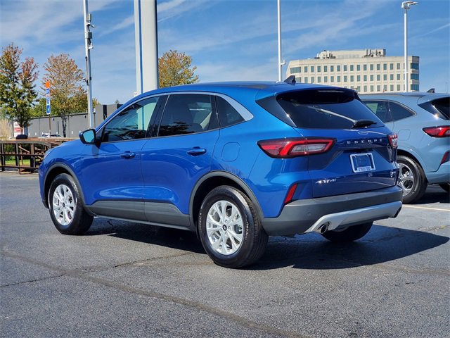 Certified 2023 Ford Escape Active w/ Tech Pack #2 image 3