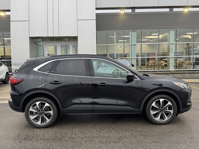 Certified 2023 Ford Escape Platinum w/ Premium Technology Package image 4