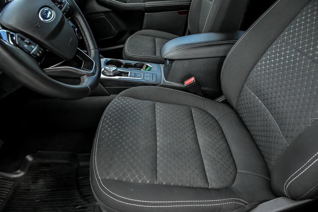 Certified 2023 Ford Escape Active AWD/4WD image 15