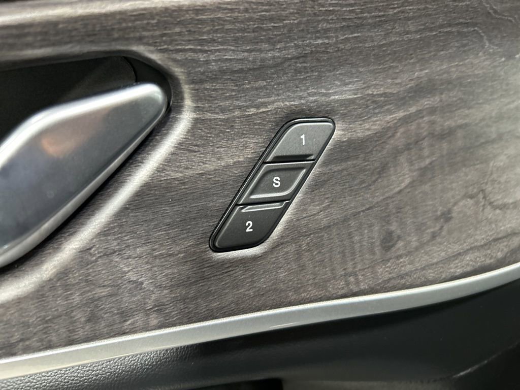 Used 2023 Jeep Grand Cherokee L Limited image 12