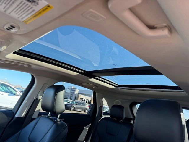 Certified 2022 Ford Edge Titanium image 31