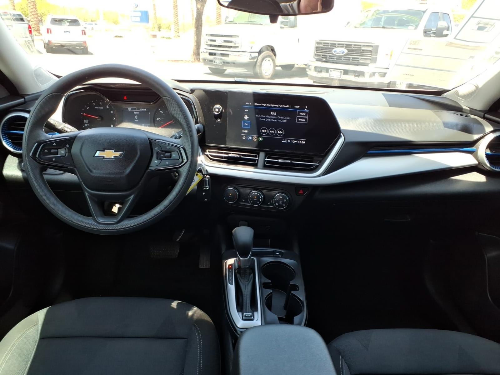 Used 2024 Chevrolet Trax LS w/ LS Convenience Package FWD image 18