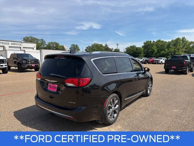 Used 2017 Chrysler Pacifica Limited FWD image 9