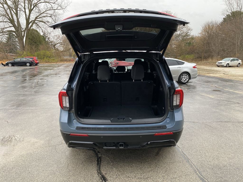Certified 2025 Ford Explorer ST-Line w/ Premium Package image 18