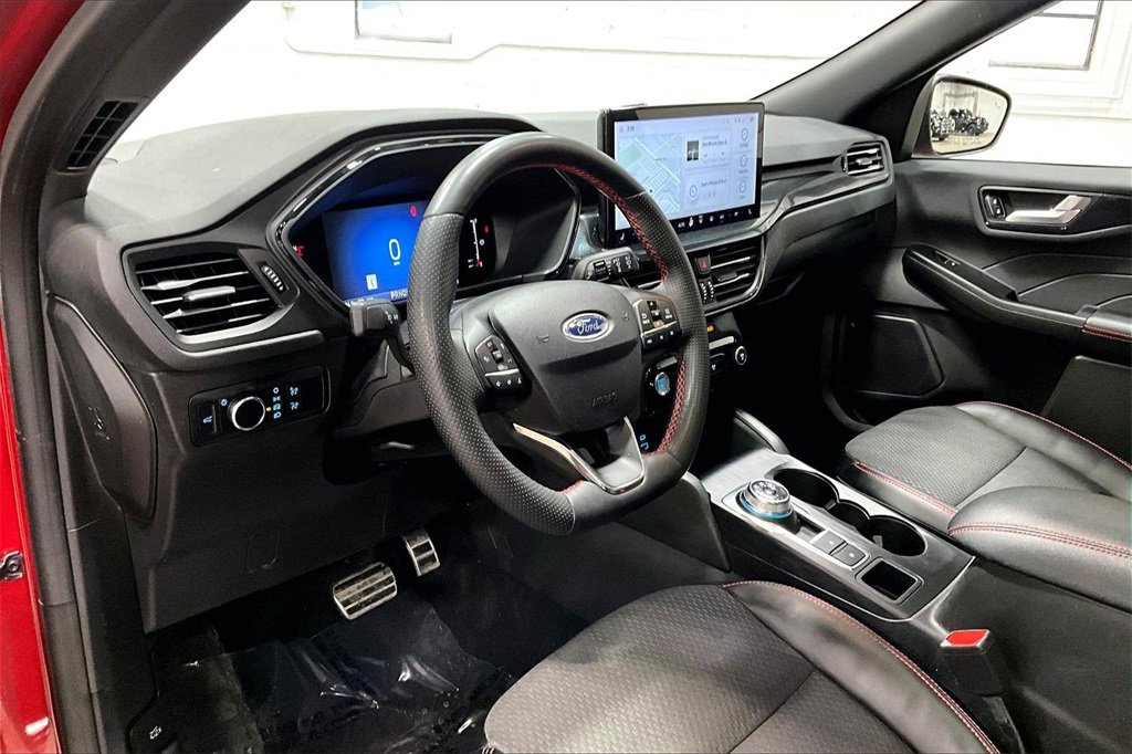 Certified 2023 Ford Escape ST-Line w/ Tech Pack #1 image 13