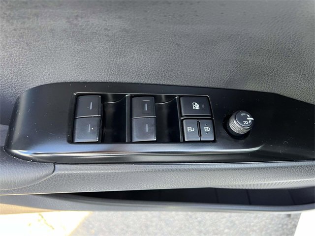 Used 2025 Toyota Camry SE w/ Convenience Package image 13