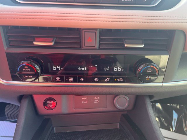 Used 2025 Nissan Rogue SV AWD/4WD image 15