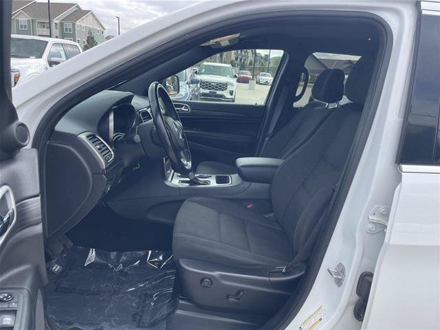 Used 2021 Jeep Grand Cherokee Laredo AWD/4WD image 17