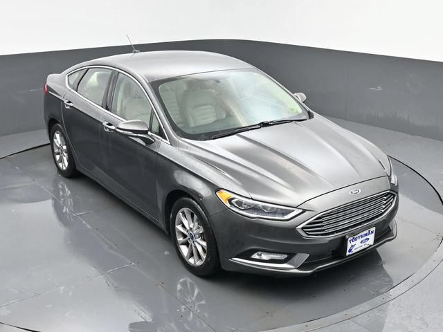 Certified 2017 Ford Fusion SE FWD image 21