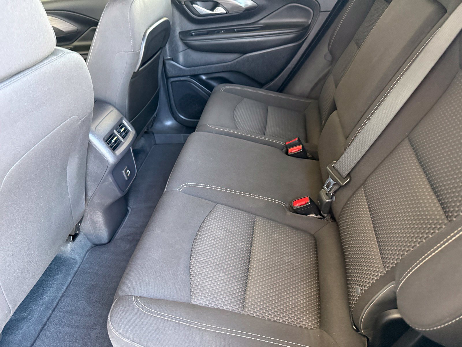 Used 2024 GMC Terrain SLE FWD image 18