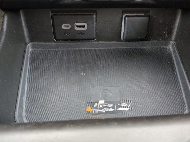 Used 2022 Chevrolet Tahoe LT w/ Luxury Package image 24