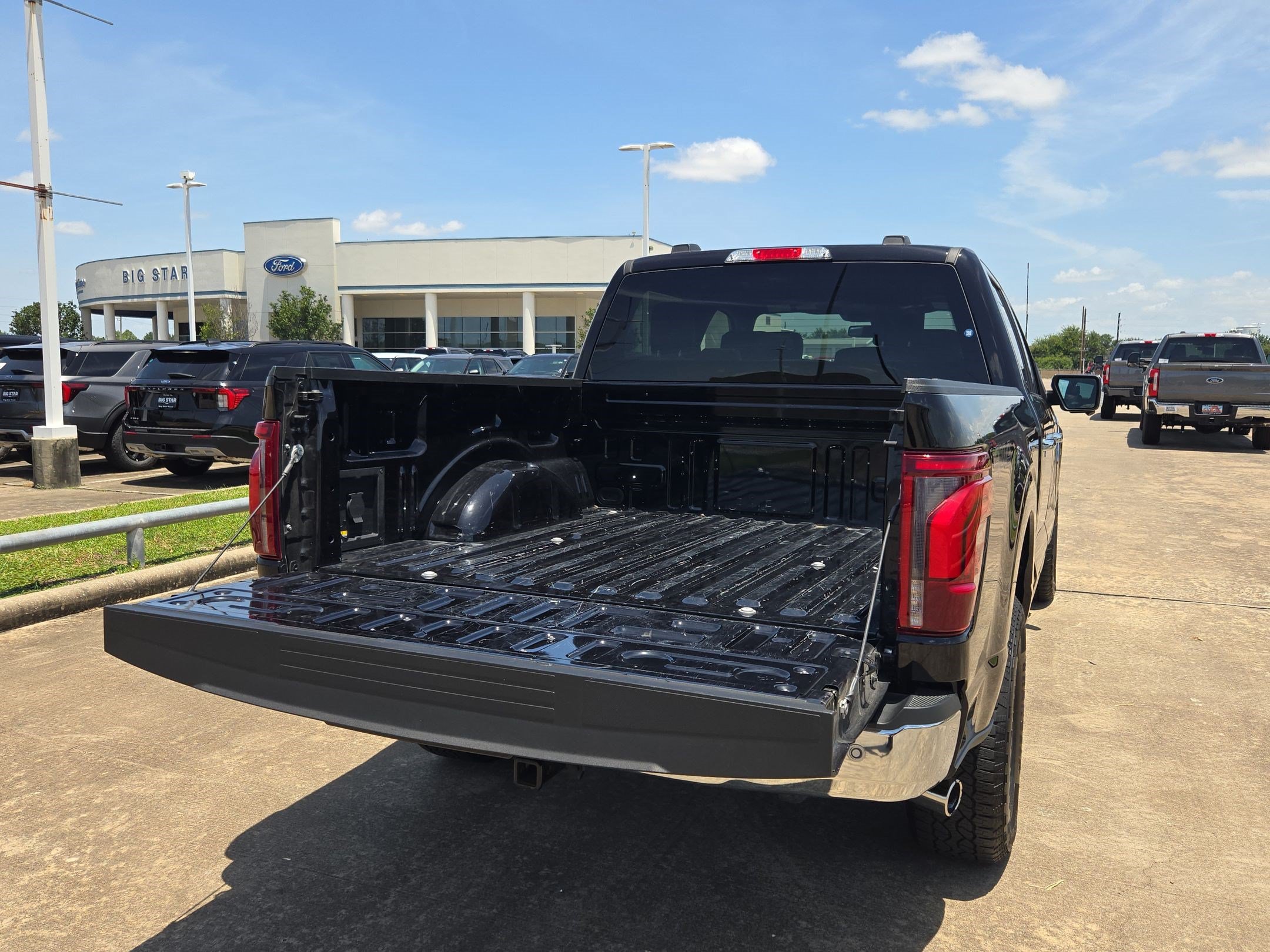 Certified 2025 Ford F150 Lariat AWD/4WD image 31