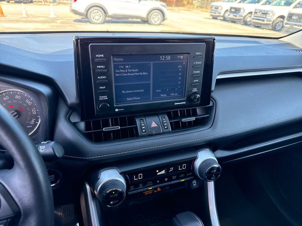 Used 2021 Toyota RAV4 XLE Premium image 19