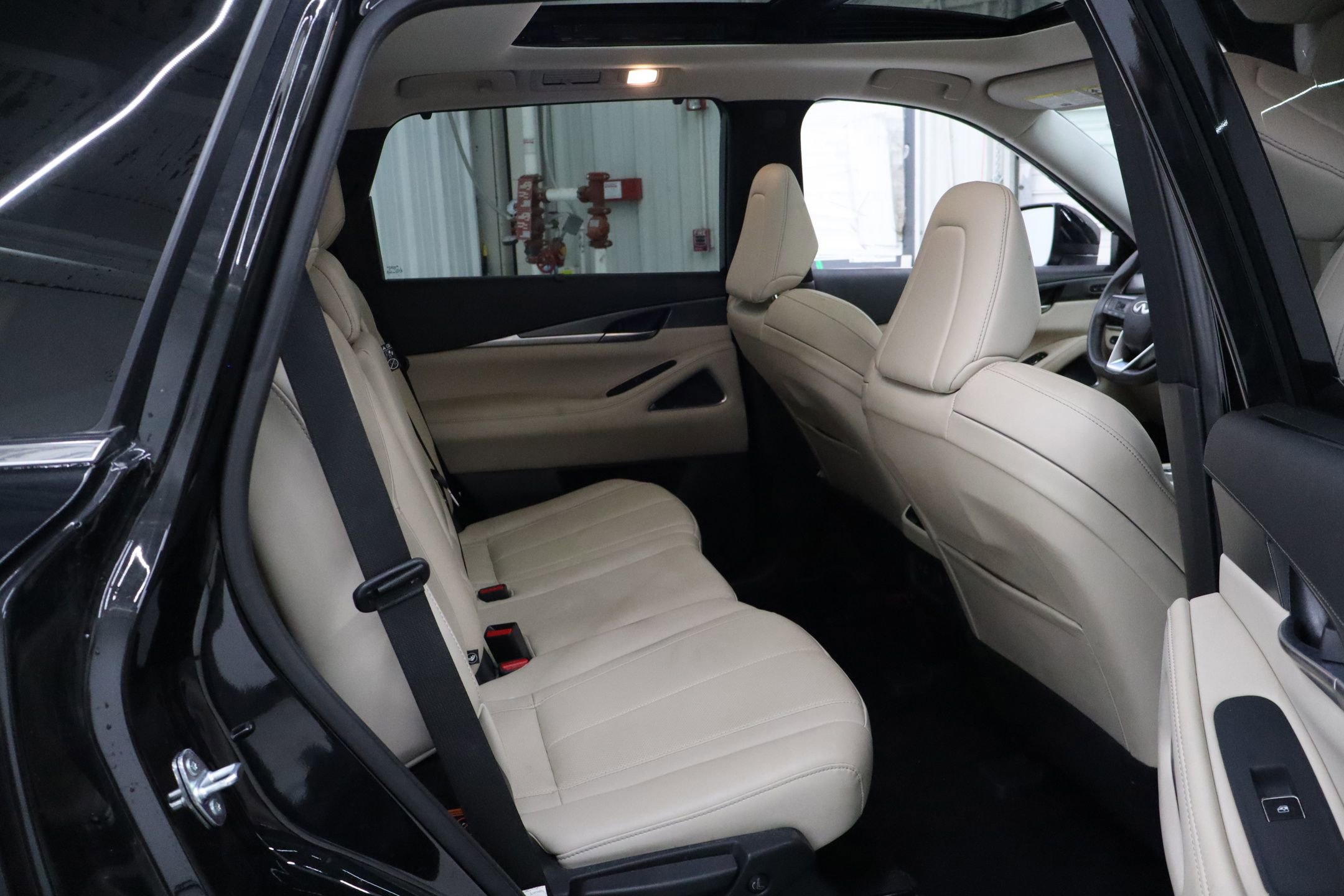 Used 2023 INFINITI QX60 Luxe w/ Performance Audio Package FWD image 32