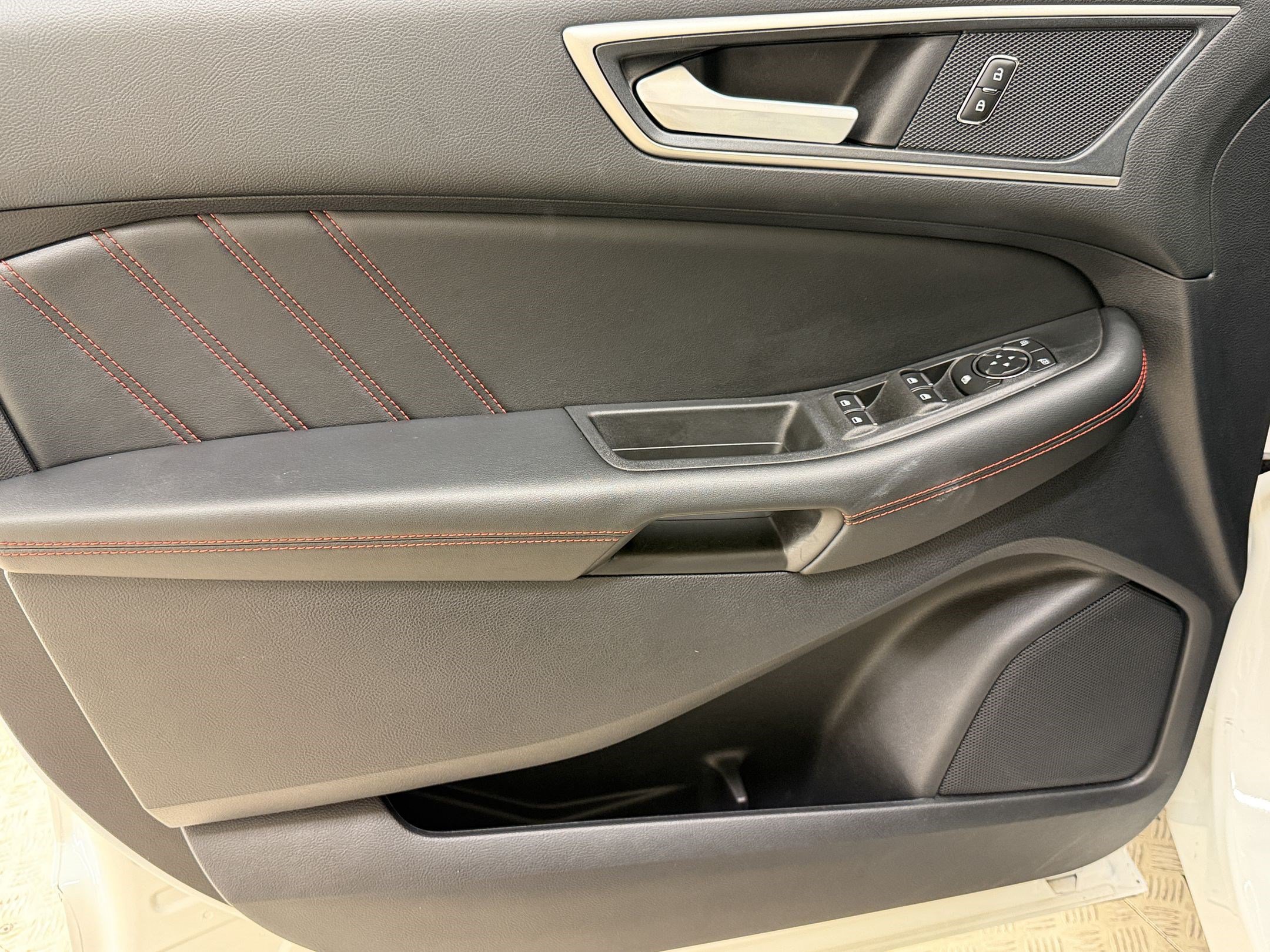 Certified 2021 Ford Edge ST-Line FWD image 13