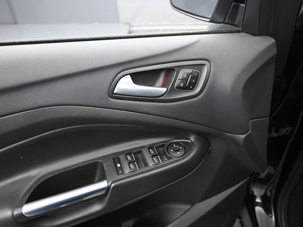 Certified 2017 Ford Escape Titanium w/ Equipment Group 301A image 18