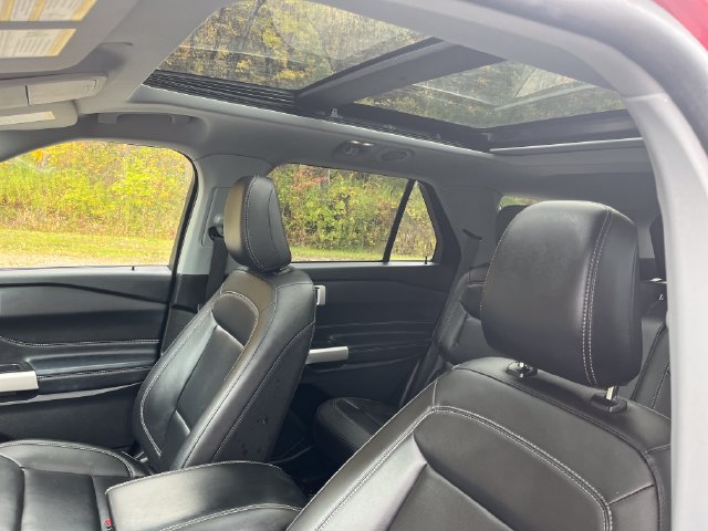 Certified 2023 Ford Explorer XLT w/ Equipment Group 202A AWD/4WD image 14