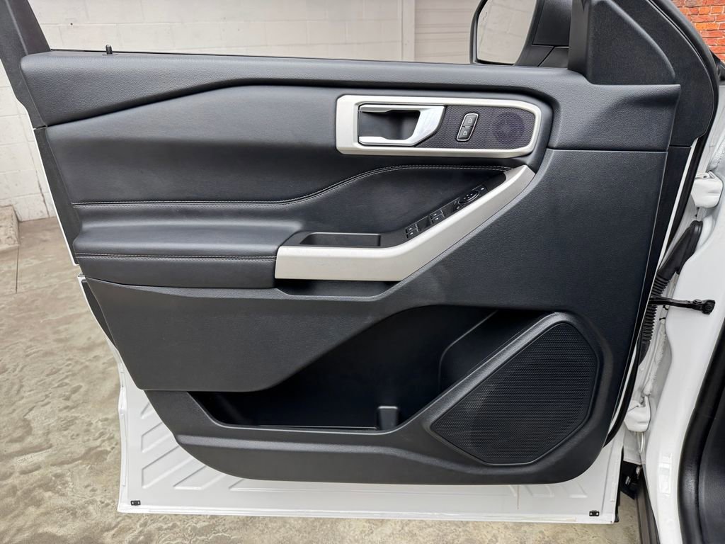 Certified 2023 Ford Explorer XLT w/ Equipment Group 202A image 13