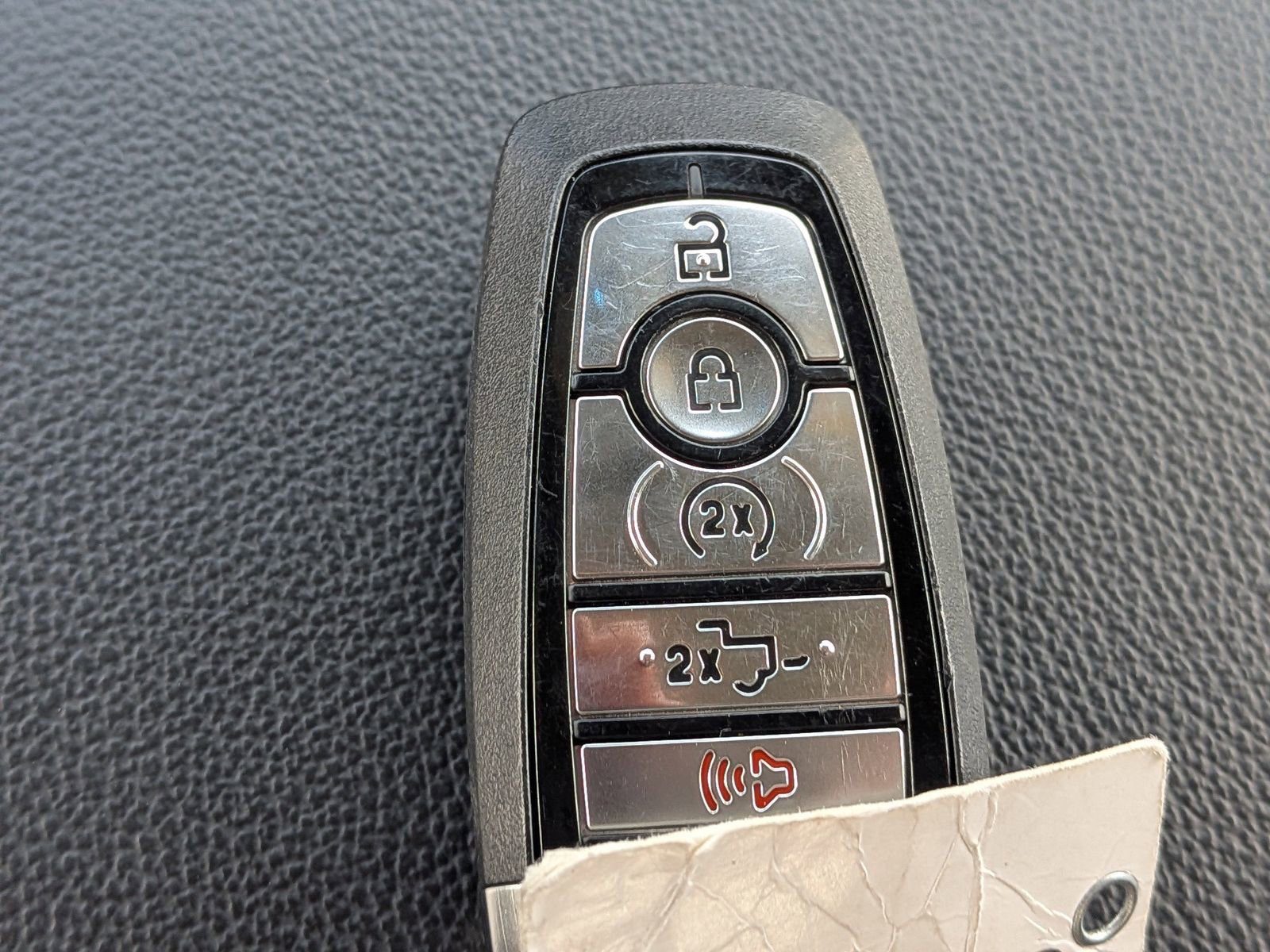 Certified 2026 Ford F250 Lariat w/ Black Appearance Package image 33