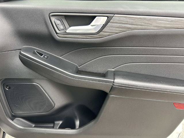 Certified 2024 Ford Escape SE w/ PHEV Premium Package FWD image 27