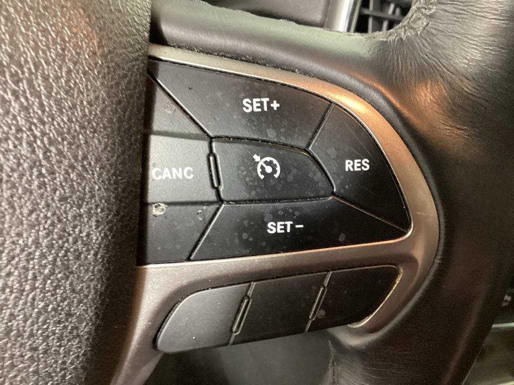 Used 2018 Jeep Grand Cherokee Altitude AWD/4WD image 21
