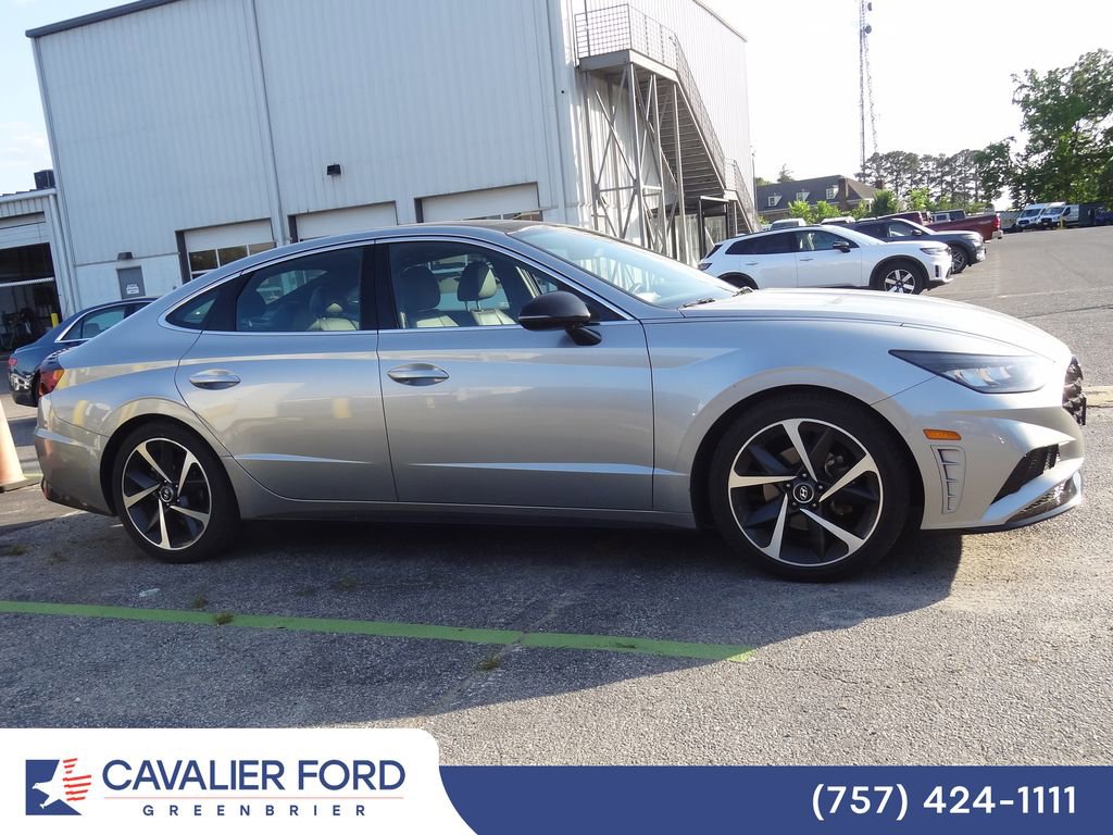 Used 2021 Hyundai Sonata SEL Plus w/ Tech Package FWD image 3