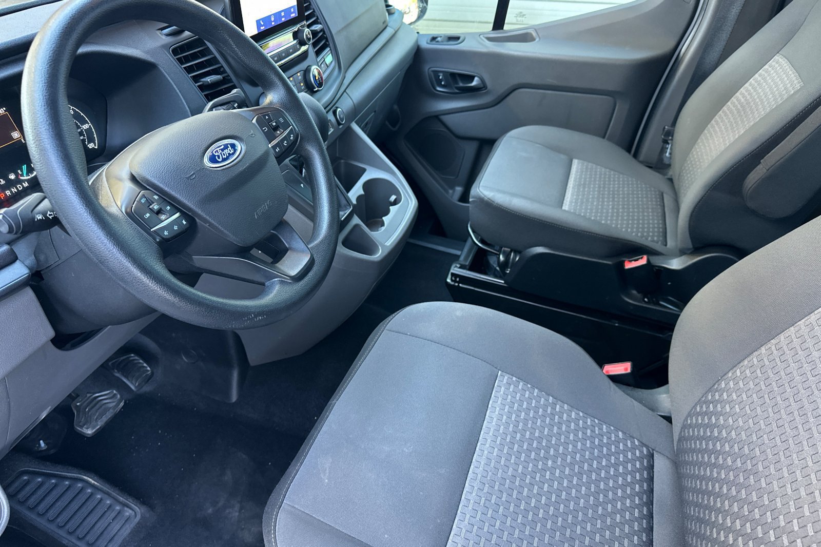Certified 2021 Ford Transit 350 XLT RWD image 9